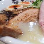 麺屋てい司゛ - チャーシュー鶏白湯味玉追加