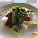 横浜ロイヤルパークホテル - 前菜（彩り野菜と帆立貝のサラダ仕立て オレンジソース）