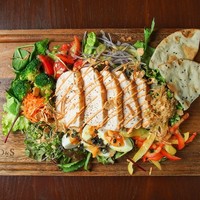 ビストロ流サラダプレートランチ