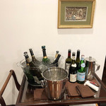 Restaurant Cinq - 店内の一角(2018.12月終盤)