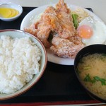 Shokudou Inakaya - 田舎家定食650円、から揚げカット済