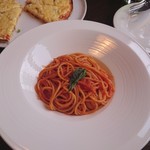 Pizza＆イタリアンレストラン NICOLA - トマトソースパスタ