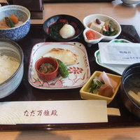 札幌 なだ万雅殿 - なだ万和定食　まともに払うと2200円　おかゆは2400円でした