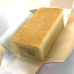 The Nine - 開封するとチーズケーキの様に綺麗なパイナップルケーキが