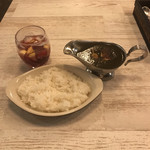 個室とソファの燻製肉ダイニングGAGA - GAGAの燻製黒カレー。
            美味し。