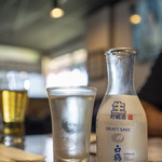 Chopstix - 先ずは喉を潤わします。冷酒4.95ドル／180ml.