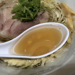 麺処まるは RISE - アサリ、ハマグリ、ムール貝の貝出汁スープ（新宿高島屋「初夏の大北海道展」）