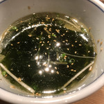 神戸牛焼肉&生タン料理 舌賛 - わかめスープ