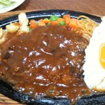 お食事の店 キッチンカロリー - ハンバーグステーキ（サラダ付） ７００円