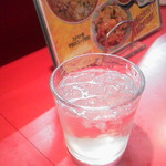 ラーメン桐生 - お水も美味しいんです。源氏名はなさそうですね☆