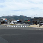 Kehisoba Amano - ＪＲ敦賀駅　右側は交流施設オルパーク　駅の向こう側で北陸新幹線の駅を建設中