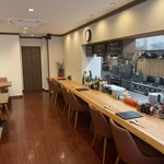 kitchen俊貴 - 杉の木のカウンター6席