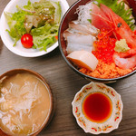 Shikikan Saitou - B 季節の鮮魚の海鮮丼ランチ 1520円