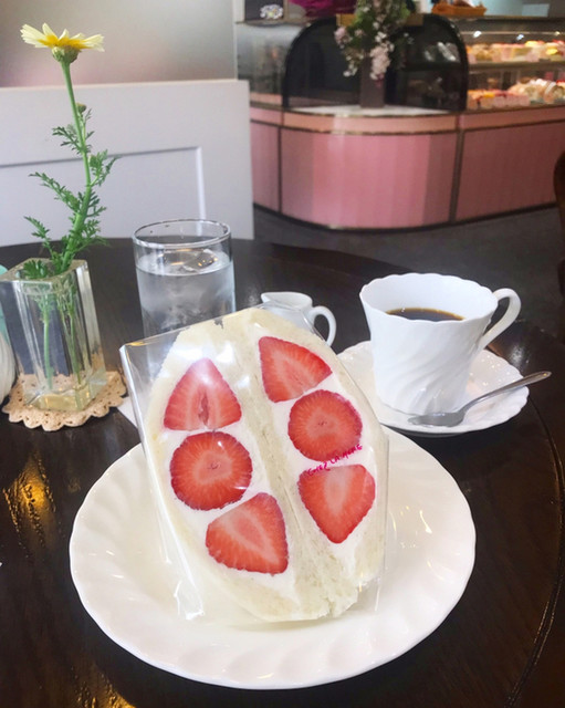 移転 シェ ラ メール 寺町本店 Chez La Mere 神宮丸太町 ケーキ 食べログ 移転 シェ ラ メール 寺町本店 Chez La Mere 神宮丸太町 ケーキ 食べログ