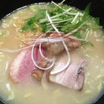 麺や而今 大東本店 - 塩鶏白湯そば　700円　2011.12