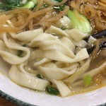 牛棚牛肉麵 - ちょっと残念な麺