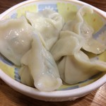 牛棚牛肉麵 - 水餃子