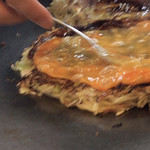 平の家 - 焼き上がり間近に、生卵がしっかりと…