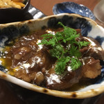 おばんざい酒場 山本 - 本日のおばんざいから選んでちょっとずつ三種盛の牛すじ肉のデミグラスソース煮