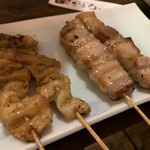 大名焼鳥かまろ - 鶏皮と豚バラ