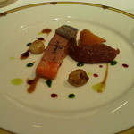 レ セゾン - 2011.12 富士山麓の鱒　玉ねぎとビーツのラッケ　酸味を利かせた林檎