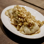 餃子とスパークリング バブルス - 揚げ餃子