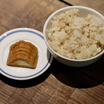 餃子とスパークリング バブルス - オデン出汁で炊いたご飯