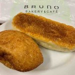 BAKERY＆CAFE BRUNO  - カレーパン、気まぐれカレーパン
