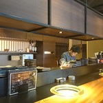 焼肉なかむら - カウンターは6席