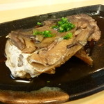 魚河岸寿司 - 6000円の松コースのお通し（つきだし？）、鯛の兜の煮付