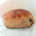 トシオークーデュパン  - くるみとシナモンのパヴェ260円