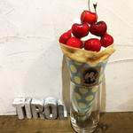 クレープリー チロル - アメリカンチェリーとピスタチオ&フロマージュクリーム¥1800