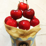 クレープリー チロル - アメリカンチェリーとピスタチオ&フロマージュクリーム¥1800