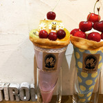 クレープリー チロル - sakura2019 プリンアラモード¥1400、アメリカンチェリーとピスタチオ&フロマージュクリーム¥1800