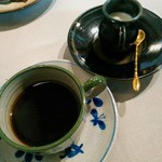 アレグロ コン ブリオ - カッフェ：コーヒーにしました。ミルクは温めてから出てきます。