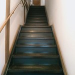 Aregurokomburio - 少し急な階段を上がります。