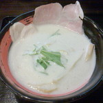 おれ流ラーメン鶏さき麺いち - クリーミー鶏しょうゆ白湯(750円)