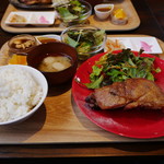 アパッチ - インディアンレッグボーン定食