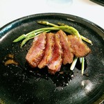 アレグロ コン ブリオ - セコンド：軽く燻した鴨肉のロースト