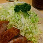 丸一 - ざく切りキャベツはとんかつの相棒