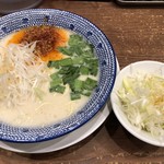 oomiyatonkotsuichibanken - 台湾ラーメン 780円
                      白ネギ 100円