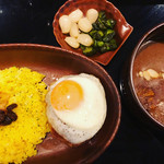 ビストロ 喜楽亭 - お勧めのハンバーグカレー￥１３００＆目玉焼き追加￥１５０