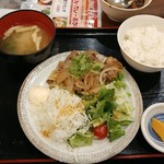 山内農場 - 牛焼肉定食　７８０円