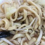 ラーメン二郎 越谷店  - プリプリの平打ち麺