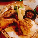 カフェバリチャンプル - アヤム・ゴレン・クリスピー