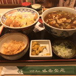 味奈登庵 - かつ丼＋カレー南蛮そば！  
      ゴゥジャス。
      まさにゴゥジャス。