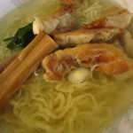 园々 - トッピングの鶏叉焼、極太メンマも実にレベルの高い仕事です