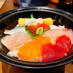 Toure Muromachi Shain Kurabu - 海鮮丼