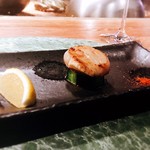鉄板焼 天 青山庵 - ホタテとズッキーニの鉄板焼