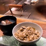 鉄板焼 天 青山庵 - ガーリック高菜ライス、あさりのお吸い物